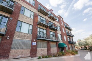 2222 W Diversey Ave, Unit #  0306 in Chicago, IL - Building Photo