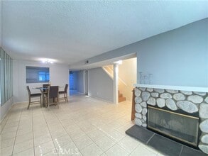 156 W Walnut Ave in Rialto, CA - Building Photo - Building Photo