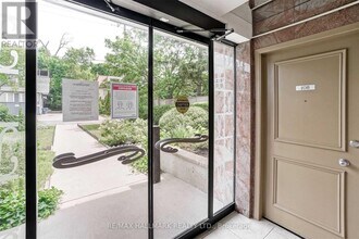 78 Warren Rd in Toronto, ON - Building Photo - Building Photo