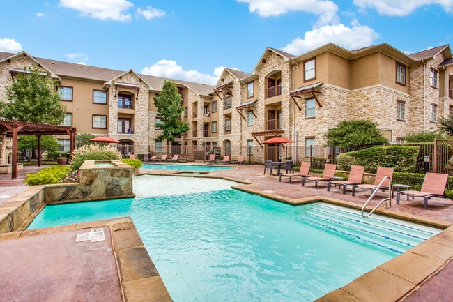 Arioso Apartments & Townhomes in Grand Prairie, TX - Building Photo - Building Photo