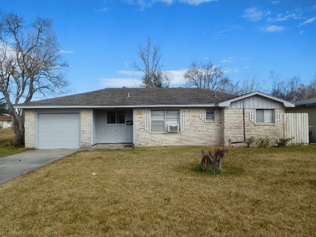 property at 714 Temple Cir