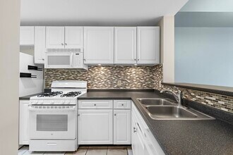 402 9th St in Hoboken, NJ - Building Photo - Building Photo