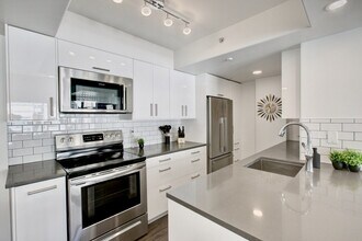 910 Beach Ave, Unit SI ID1473076P in Vancouver, BC - Building Photo - Building Photo