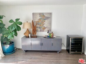 11734 Montana Ave-Unit -407 in Los Angeles, CA - Building Photo - Building Photo