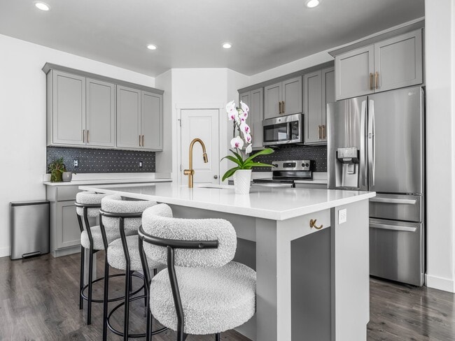 439 S Meadow Garden Rd in American Fork, UT - Foto de edificio - Building Photo