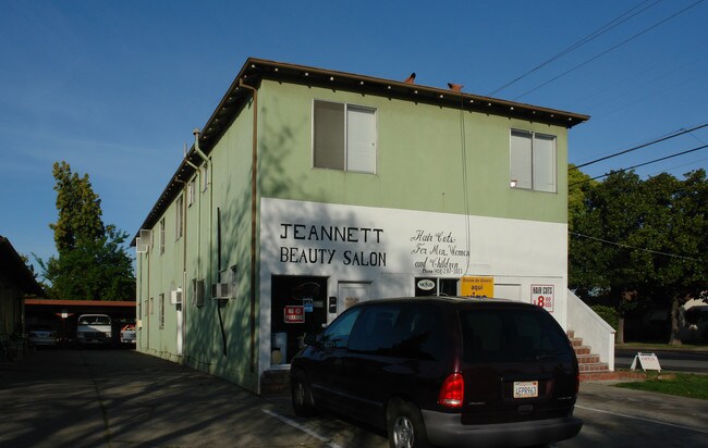 992 E Taylor St in San Jose, CA - Foto de edificio - Building Photo