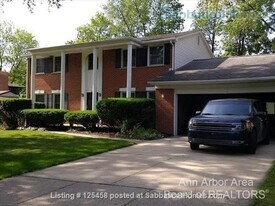 3531 Windemere Dr in Ann Arbor, MI - Building Photo