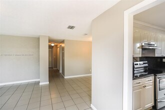 317 NW 49th St in Fort Lauderdale, FL - Building Photo - Building Photo