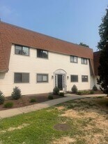 20 Hulls Hwy in Fairfield, CT - Building Photo