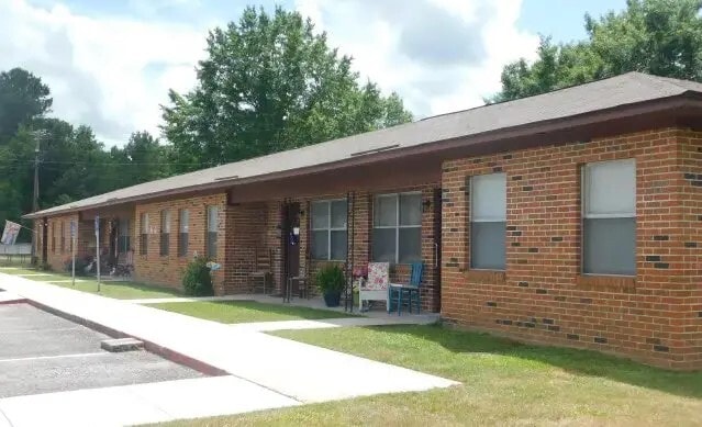 304 Julia Cir in Sulligent, AL - Building Photo - Building Photo