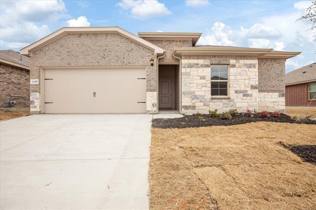 2220 Barnwell Dr in White Settlement, TX - Building Photo