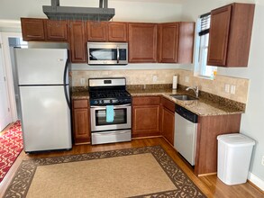 2 17th St SE, Unit 207 in Washington, DC - Building Photo - Building Photo