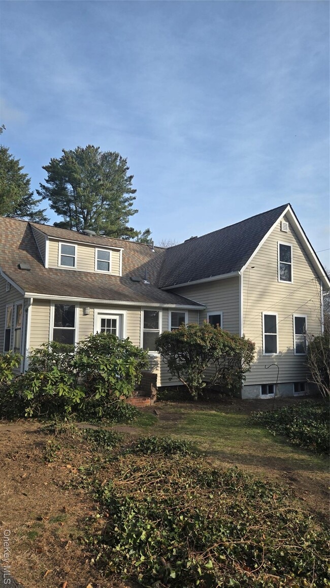 property at 37 E Rogues Path