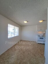 6 Pico Ave in Clovis, CA - Building Photo - Building Photo