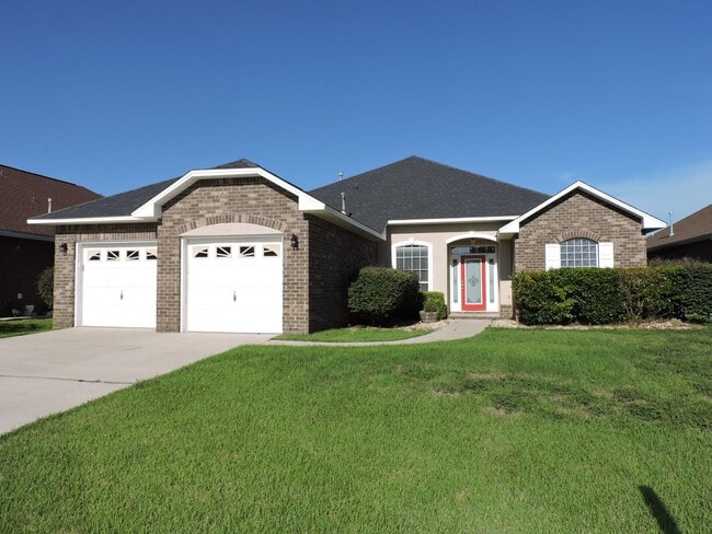 property at 4986 Vizcaya Dr