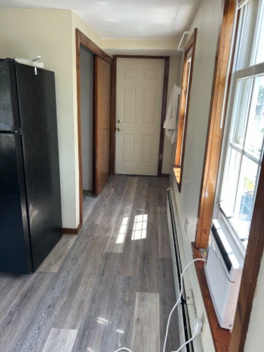 5 C Grove St in Millbury, MA - Building Photo