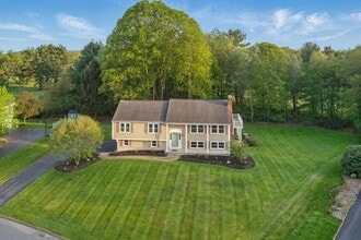 121 Indian Meadow Dr in Northborough, MA - Foto de edificio - Building Photo
