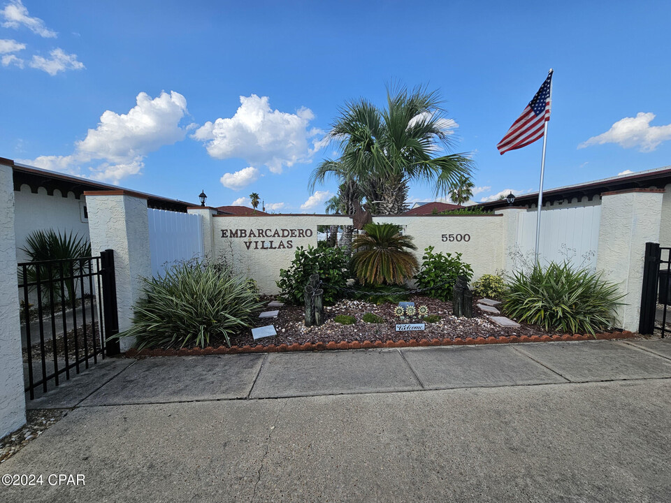 5500 Beach Dr in Panama City Beach, FL - Foto de edificio