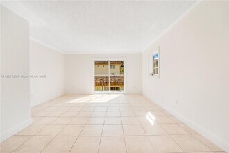 8500 SW 109th Ave in Miami, FL - Building Photo - Building Photo