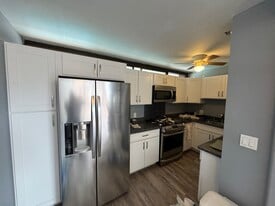 1088 Bishop St in Honolulu, HI - Building Photo