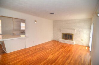 2528 St Francis Ave in Dallas, TX - Building Photo - Building Photo