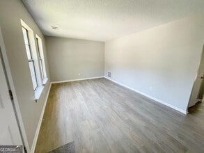 4030 Laurie Jo Dr SW in Marietta, GA - Building Photo - Building Photo