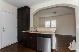 3808 N Sheffield Ave in Chicago, IL - Building Photo - Building Photo