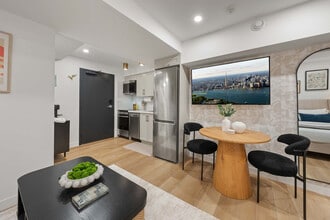 168 McCaul St, Unit SI ID1389235P in Toronto, ON - Building Photo - Building Photo