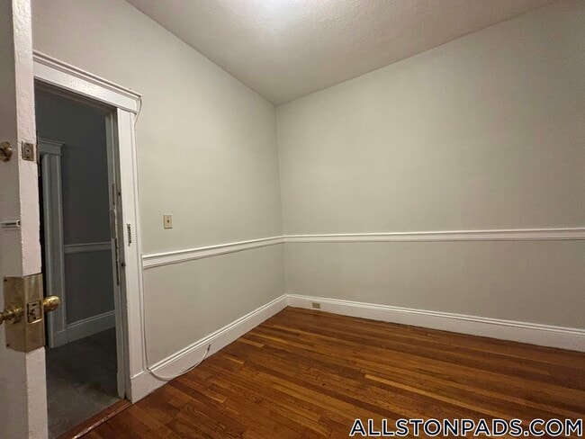 1197 Commonwealth Ave in Boston, MA - Building Photo - Building Photo