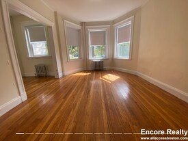 1161 Boylston St, Unit 1 in Boston, MA - Building Photo