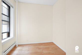 118 W 109th St-Unit -3R in New York, NY - Building Photo - Building Photo