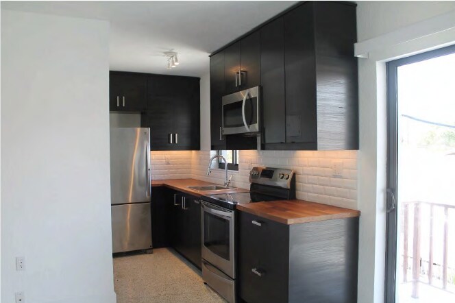 1960 SW 27th Ave, Unit 3 in Miami, FL - Building Photo