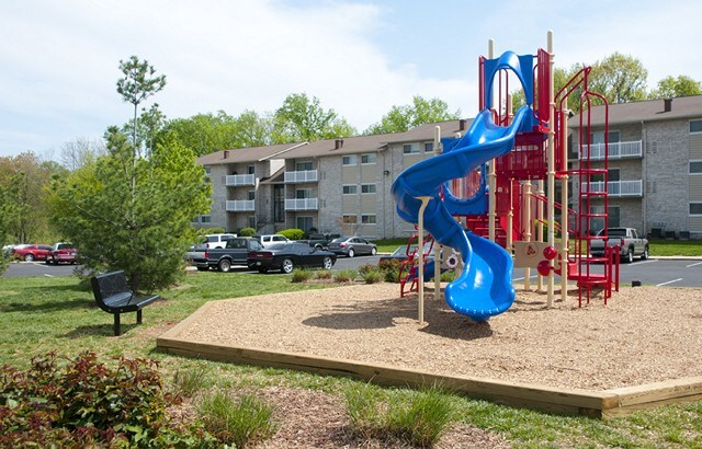 Harbour Manor in Temple Hills, MD - Foto de edificio