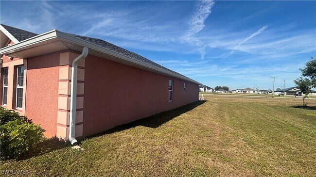 2435 NW 7th Terrace in Cape Coral, FL - Building Photo - Building Photo