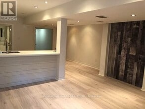 130 Ashdale Ave in Toronto, ON - Building Photo - Building Photo