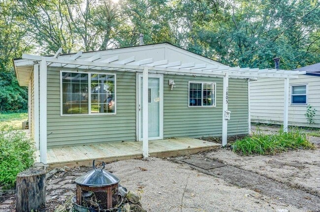 property at 1805 Baird St