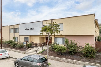 Bright Manor in Whittier, CA - Foto de edificio - Building Photo