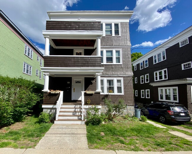 12 St Peter St, Unit 1 in Boston, MA - Foto de edificio - Building Photo