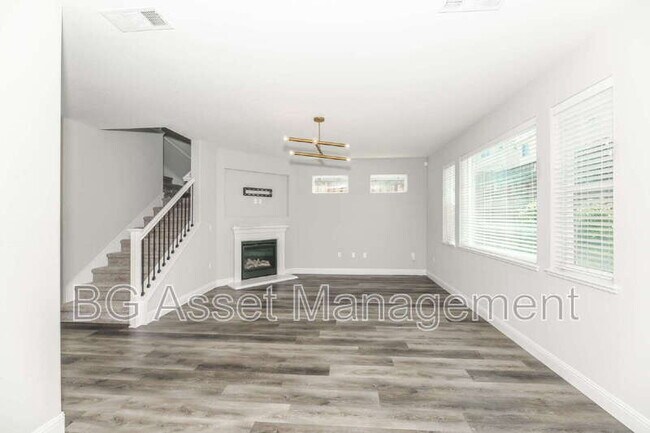 3138 La Corona Dr in Pittsburg, CA - Building Photo - Building Photo
