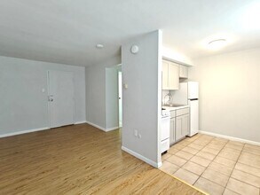 7131 Marshall Rd in Upper Darby Township, PA - Building Photo - Building Photo