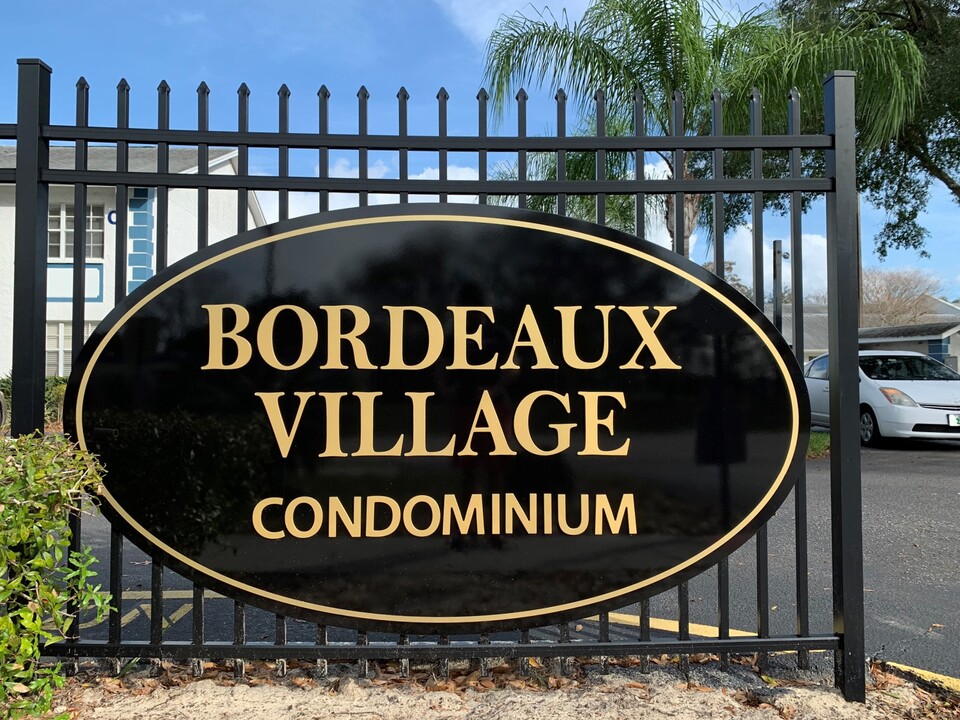 5002 Bordeaux Village Plz, Unit 201 in Tampa, FL - Building Photo