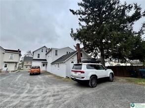 206 Main St in Stockertown, PA - Building Photo - Building Photo
