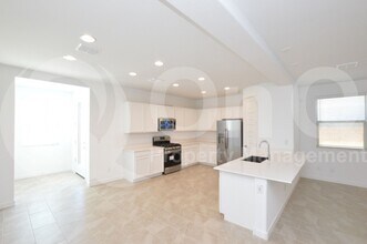 12617 W Morten Ave in Glendale, AZ - Building Photo - Building Photo
