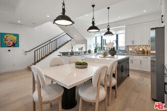 5164 W Mid City Ct in Los Angeles, CA - Building Photo - Building Photo