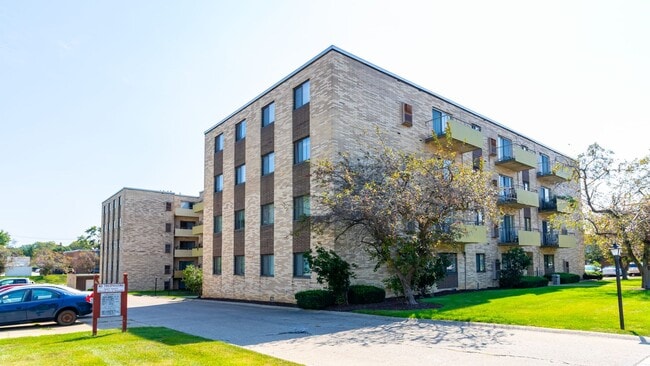 Valley Plaza Apartments