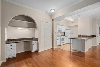 911 N Orange Ave in Orlando, FL - Foto de edificio - Building Photo