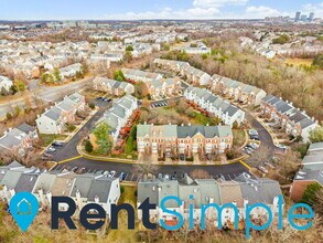 13136 Ashnut Ln in Herndon, VA - Building Photo - Building Photo