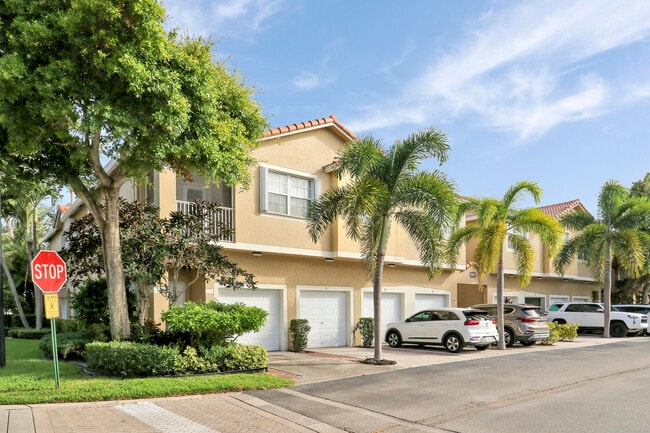 110 Lighthouse Cir in Jupiter, FL - Building Photo - Building Photo