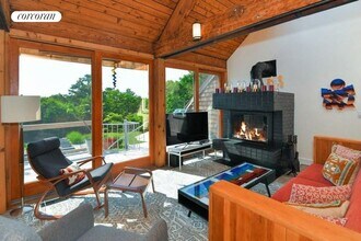 263 Middle Line Hwy in Sag Harbor, NY - Building Photo - Building Photo