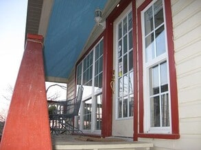 411 W South St, Unit Apartment A in Fayetteville, AR - Foto de edificio - Building Photo